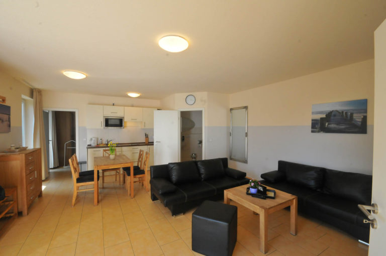 Ferienwohnung 01 in Sellin – Wohnbereich